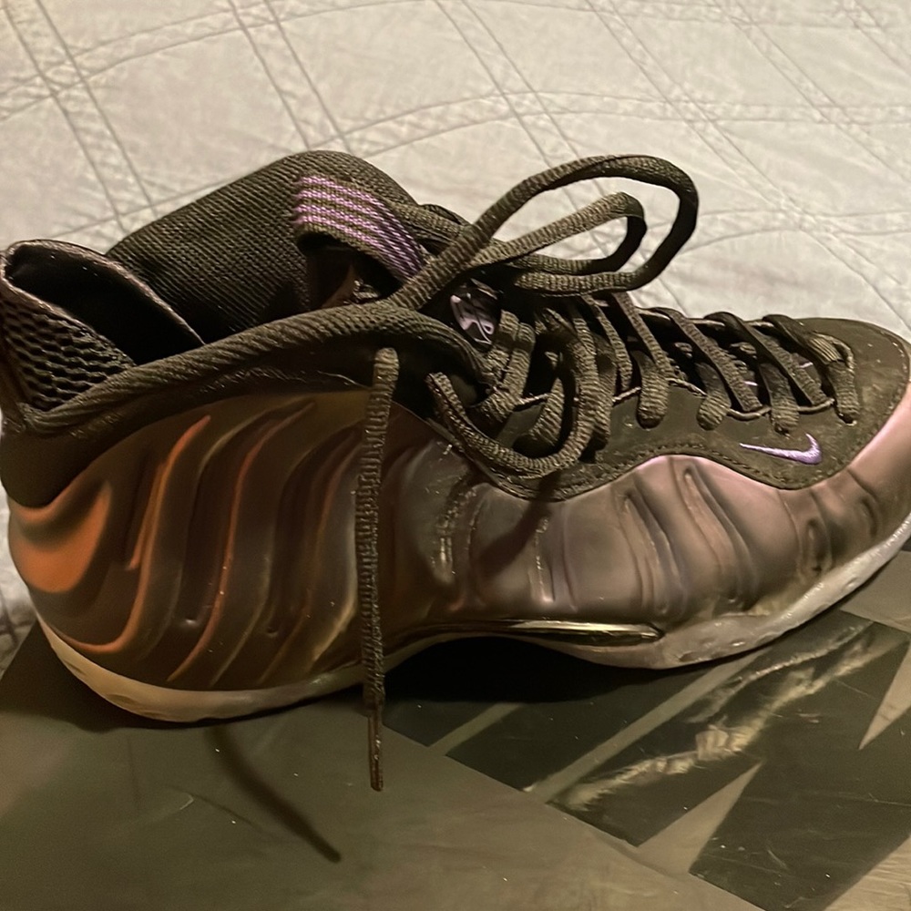 Like new Nike Foamposite one size 8